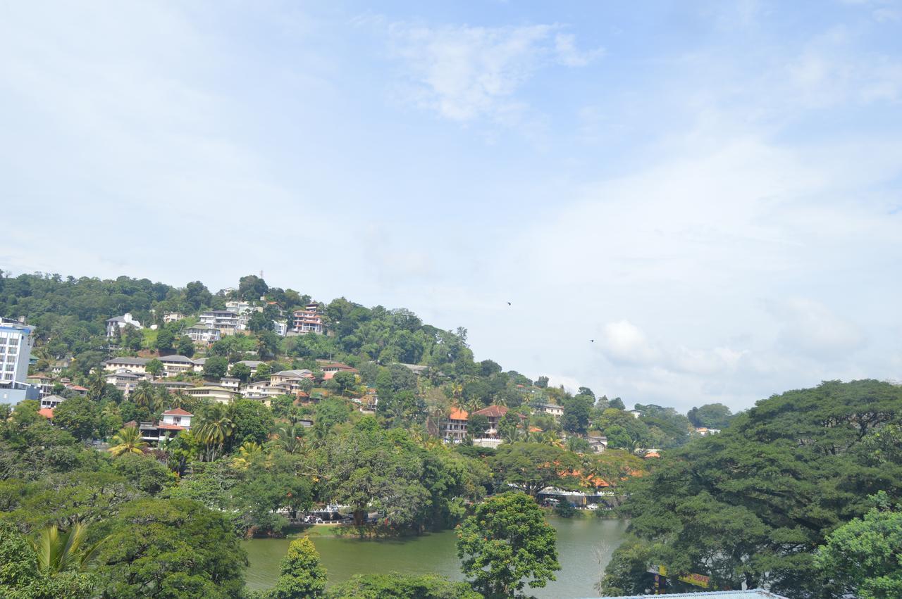 Sarvodaya Samma Vaasa Residence Kandy Esterno foto